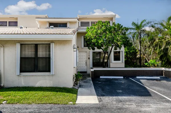 $3,775 | 363 West Camino Real, Unit 4, Boca Raton, FL 33432