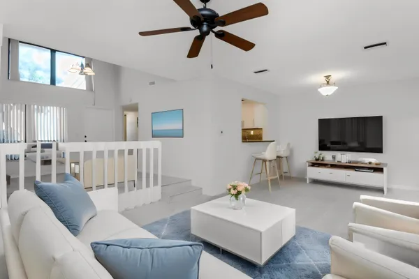 $3,775 | 363 West Camino Real, Unit 4, Boca Raton, FL 33432
