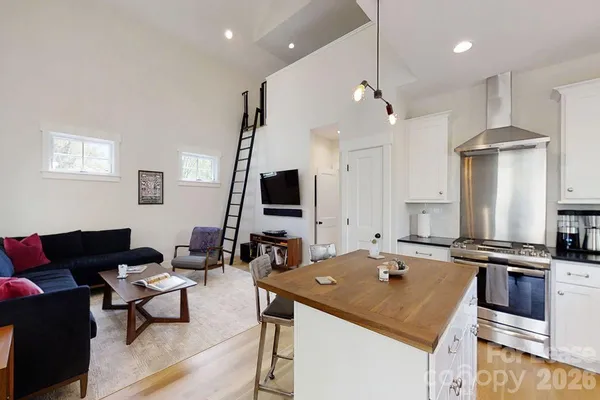 $2,800 | 91 Belleair Road, Asheville, NC 28806