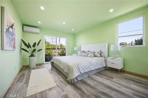 $4,800 | 5606 White Oak Avenue, Encino, CA 91316