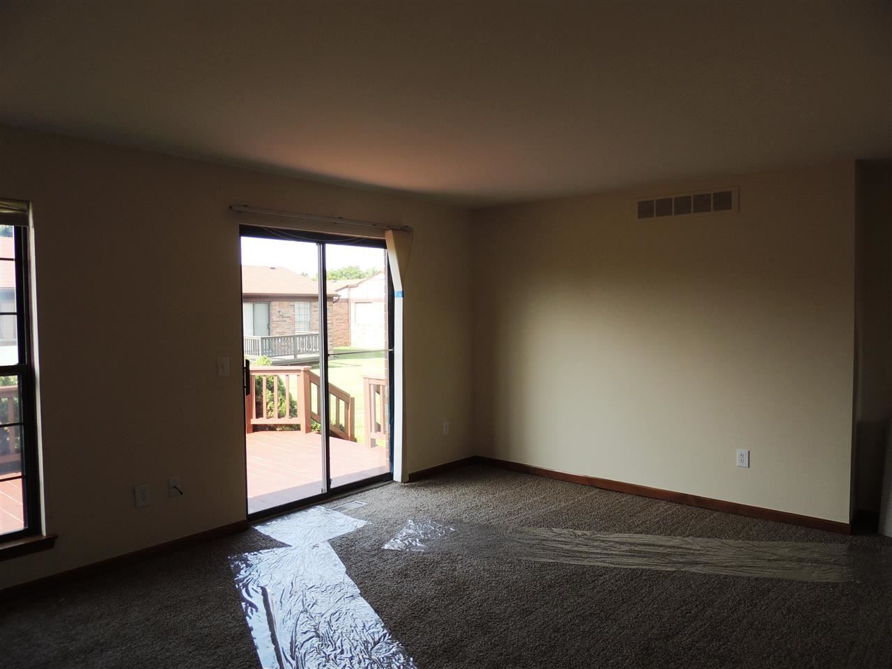 5383 Rene Drive, Unit 111 Warren, MI 48091 - Photo 4 of 12 31200499-3.JPG