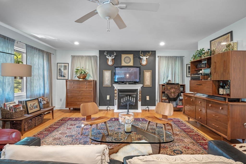 9 Oxford Road Gloucester, MA 01930 - Photo 23 of 41