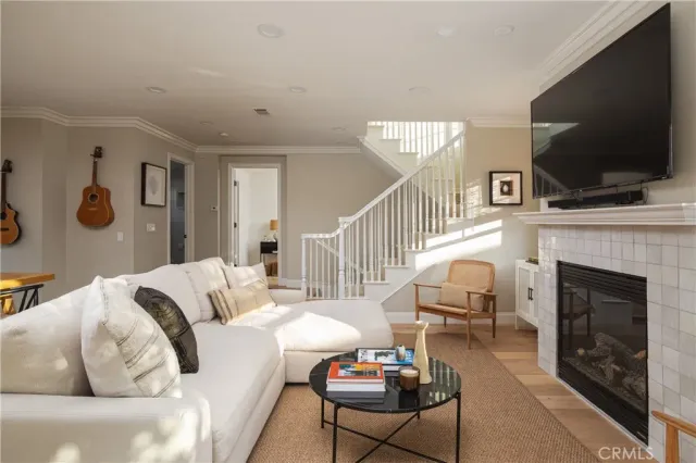 $2,695,000 | 433 Acacia Avenue, Corona del Mar, CA 92625