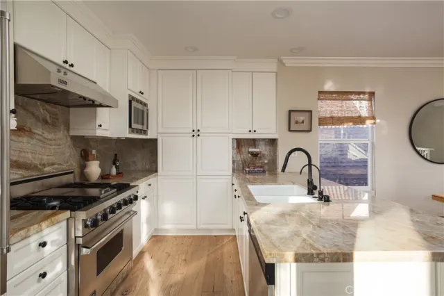 $2,695,000 | 433 Acacia Avenue, Corona del Mar, CA 92625