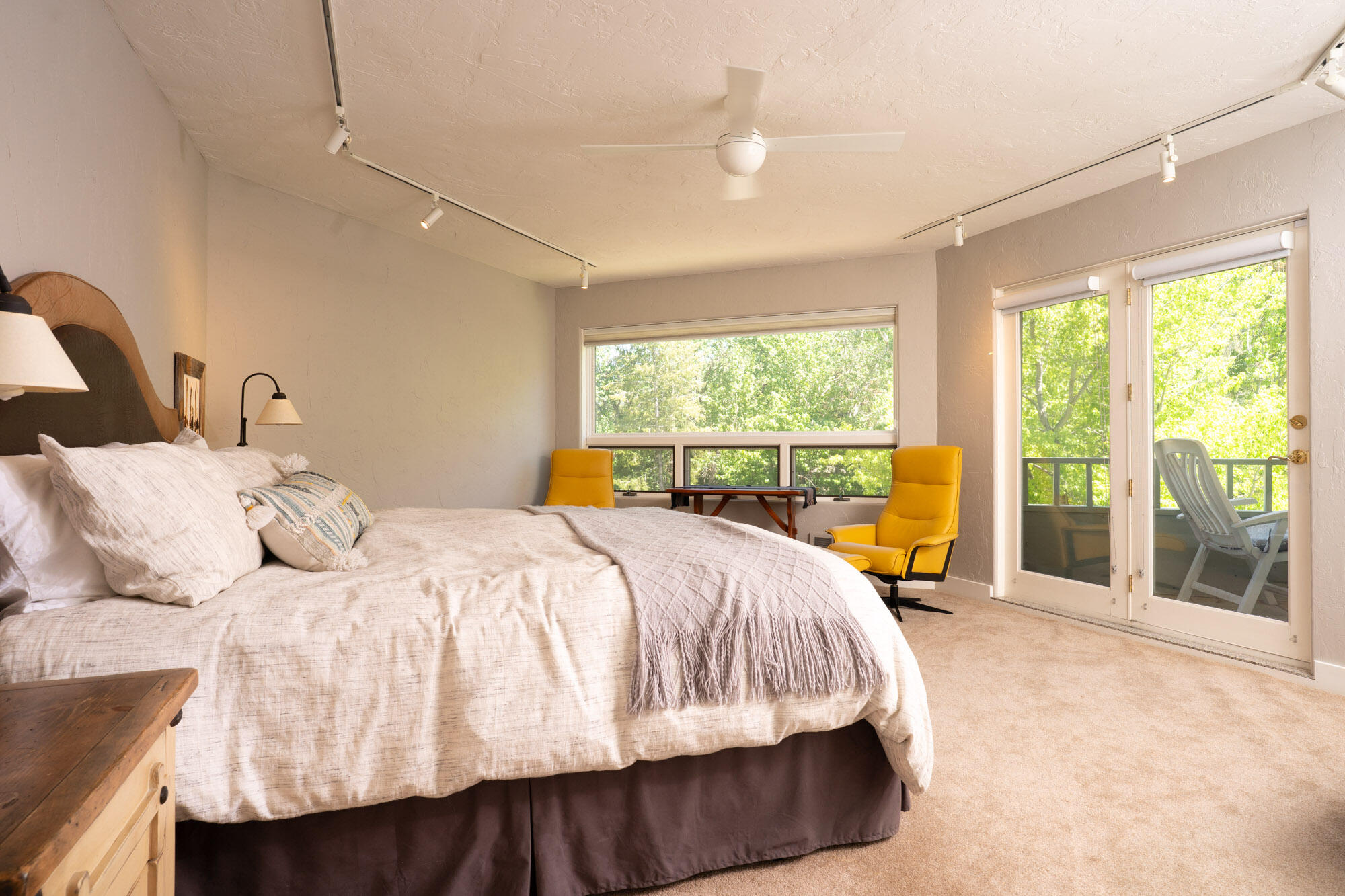 208 Georginia Drive, Unit B Ketchum, ID 83340 - Photo 18 of 41 Primary Bedroom 1