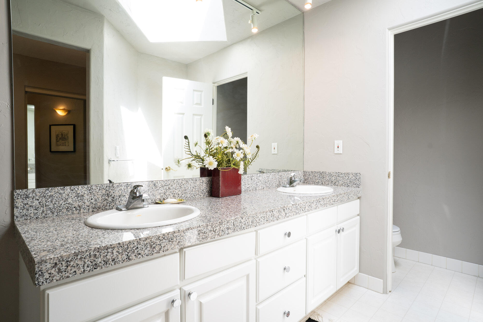 208 Georginia Drive, Unit B Ketchum, ID 83340 - Photo 21 of 41 Primary Bathroom 1