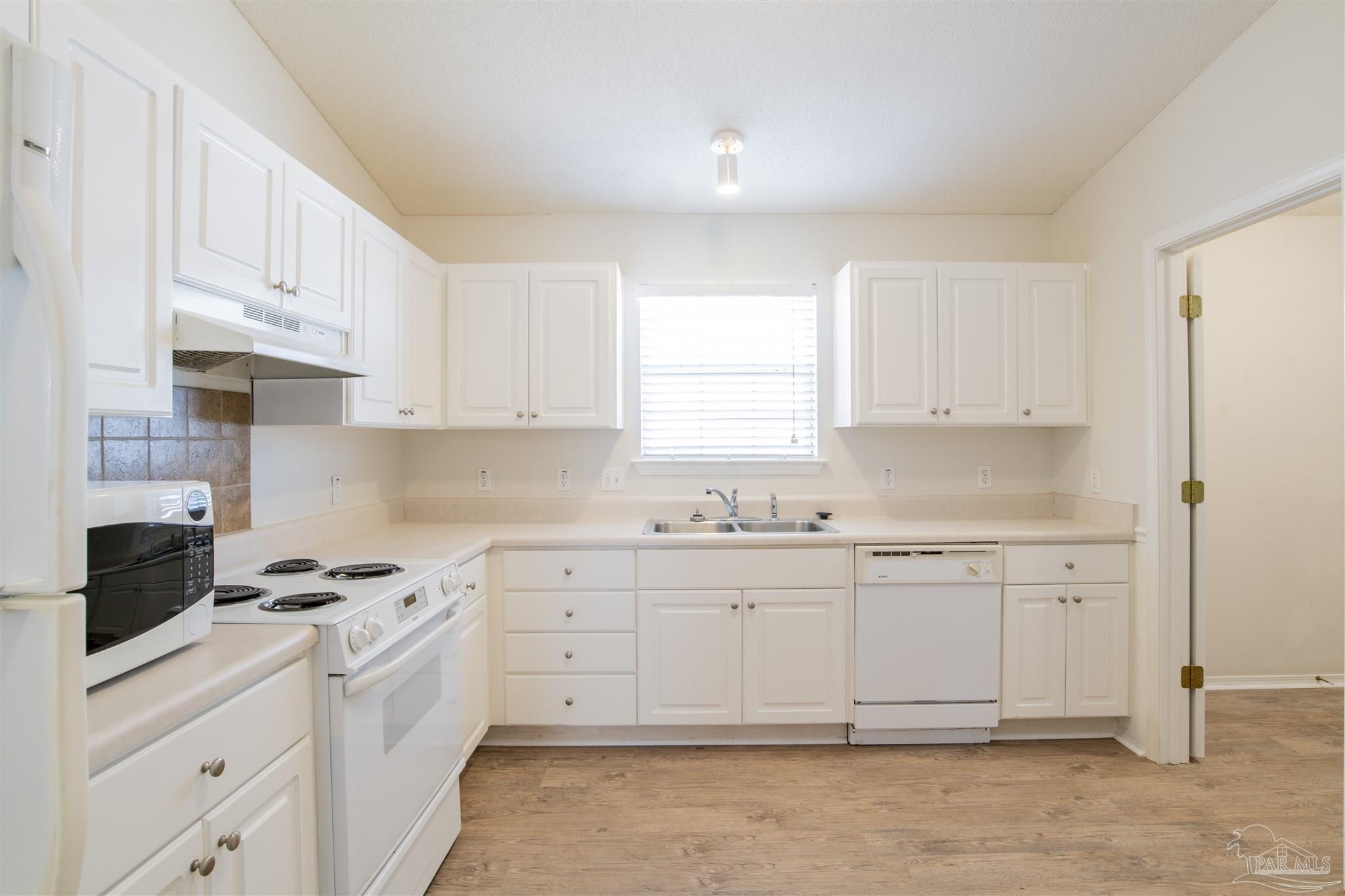 601 Hanley Downs Drive Cantonment, FL 32533 - Photo 12 of 27