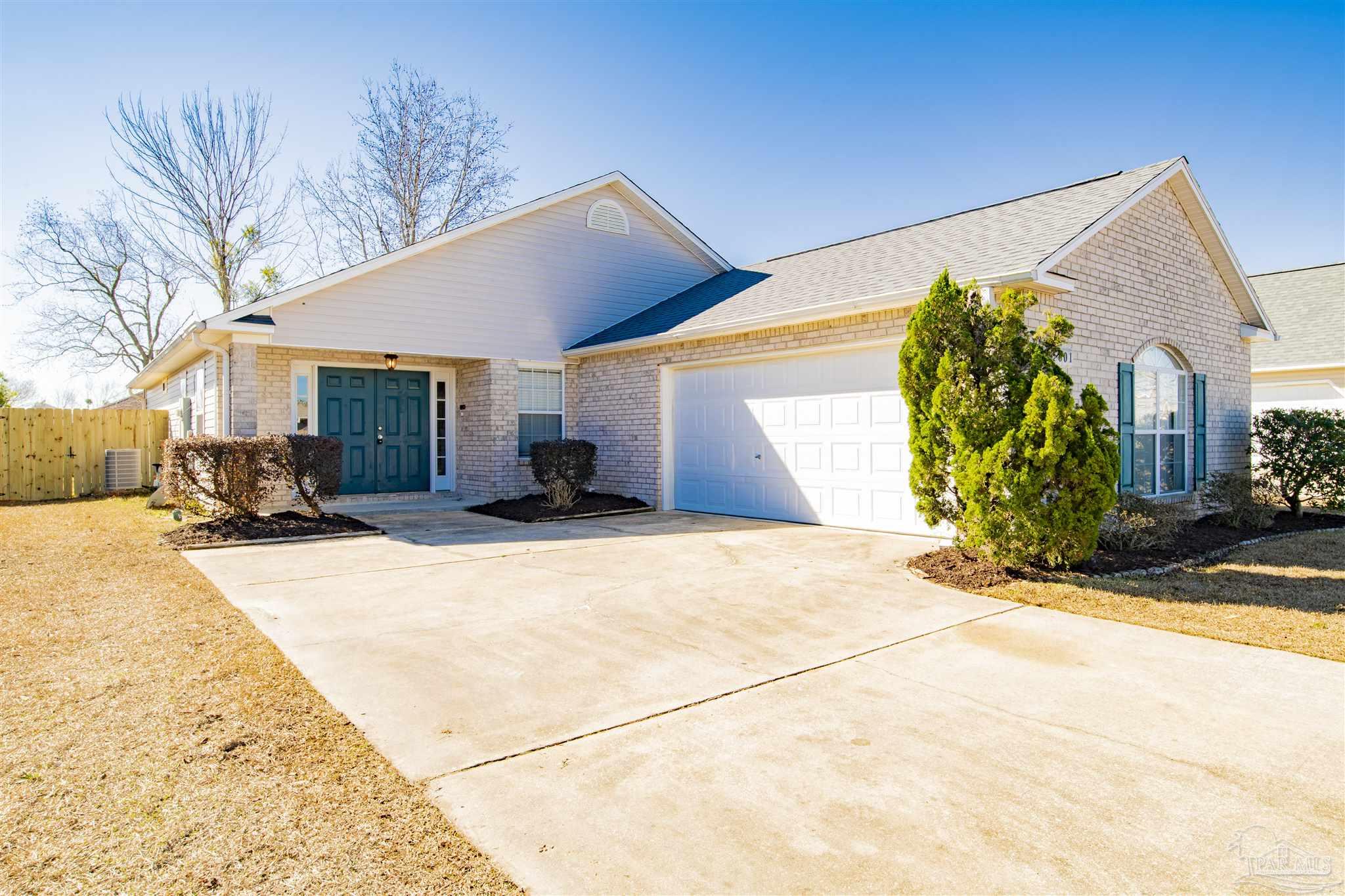 601 Hanley Downs Drive Cantonment, FL 32533 - Photo 3 of 27