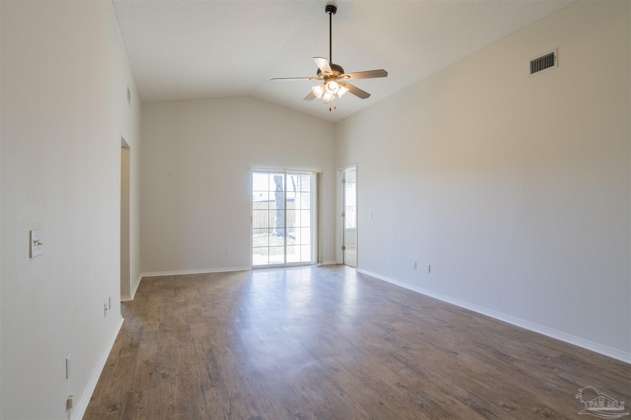 601 Hanley Downs Drive Cantonment, FL 32533 - Photo 6 of 27