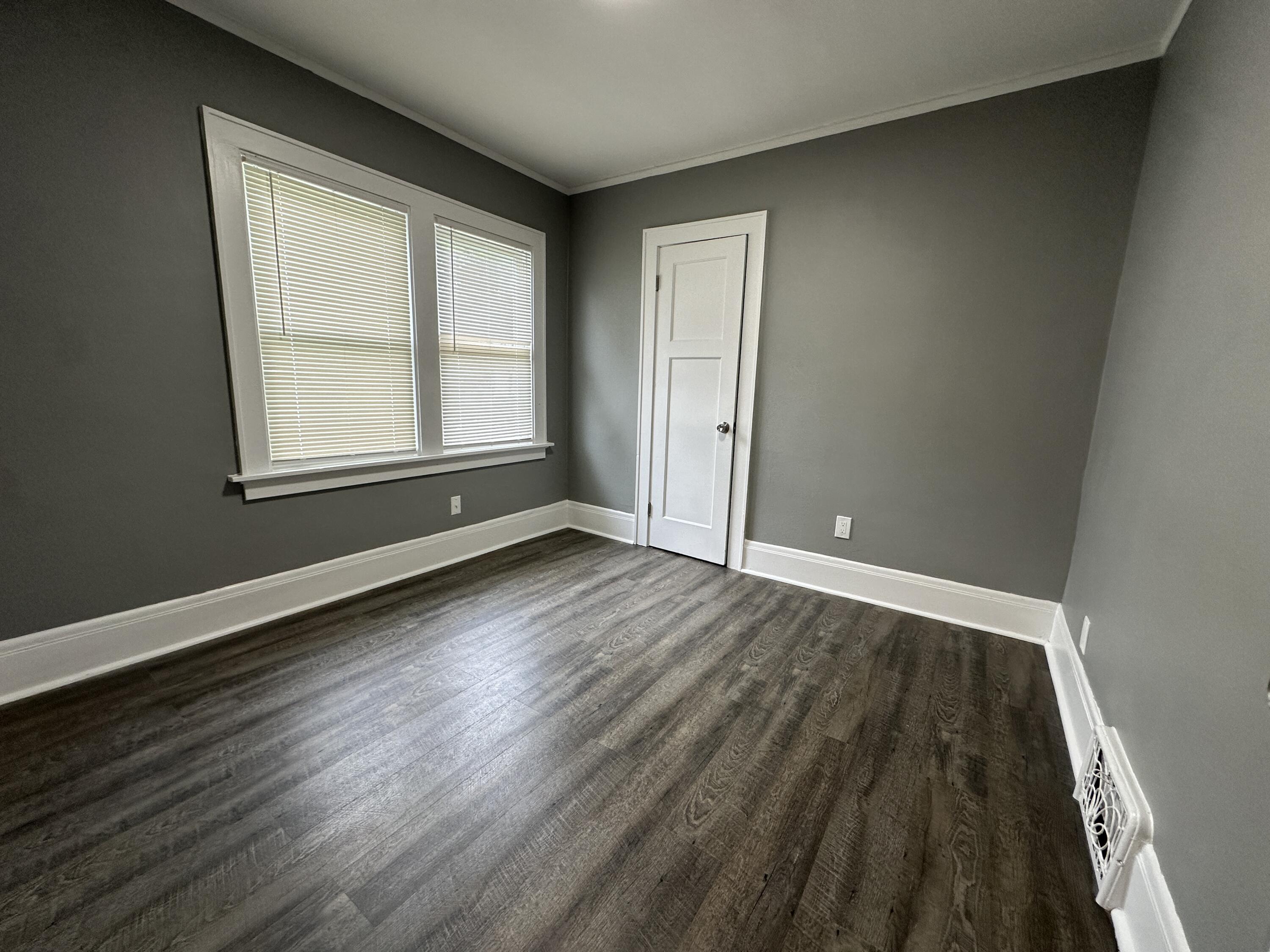 3715 North 22nd Street Milwaukee, WI 53206 - Photo 11 of 26 IMG_3216 2