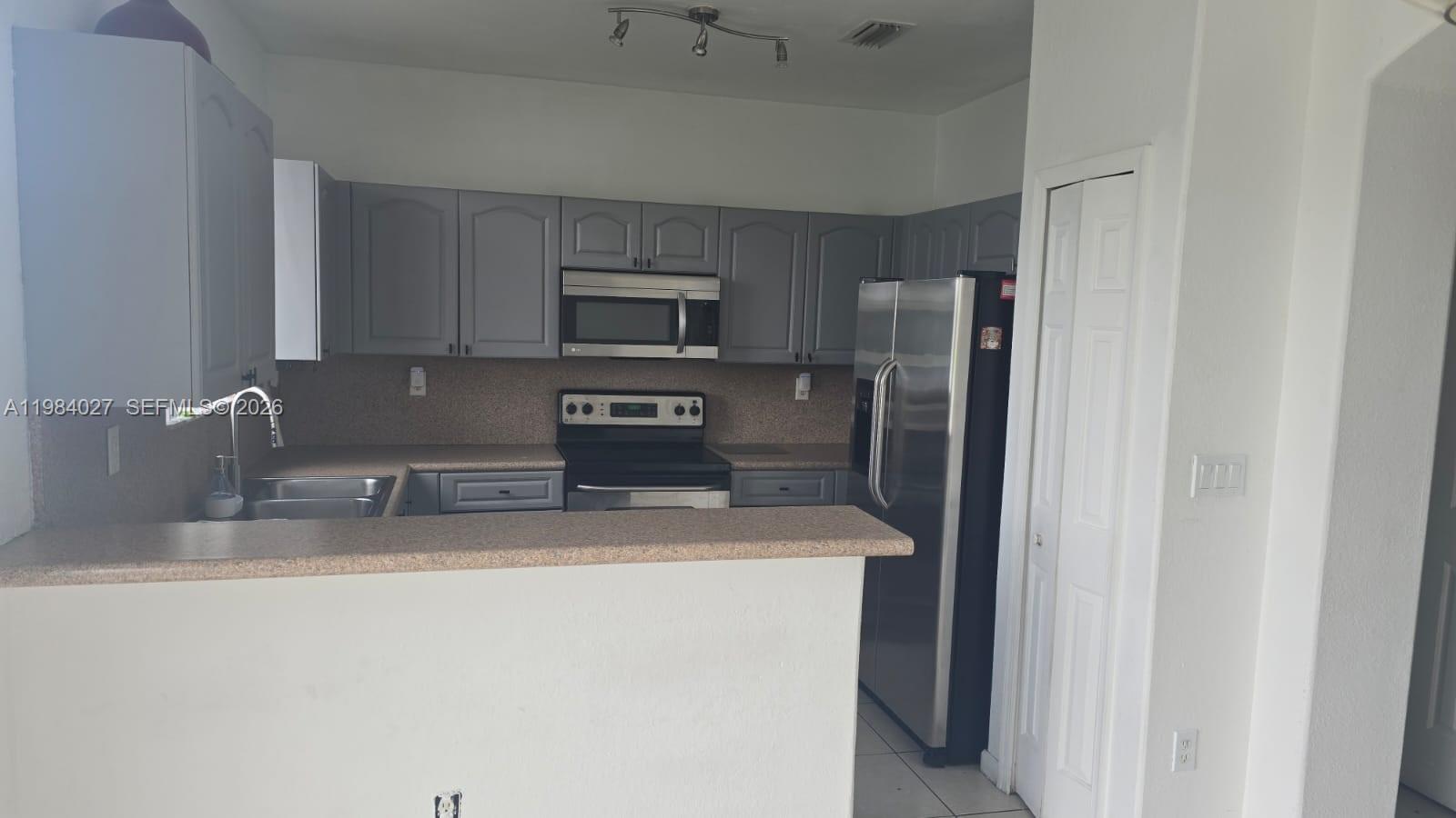 2763 Southeast 15th Road, Unit 97 Homestead, FL 33035 - Photo 4 of 8