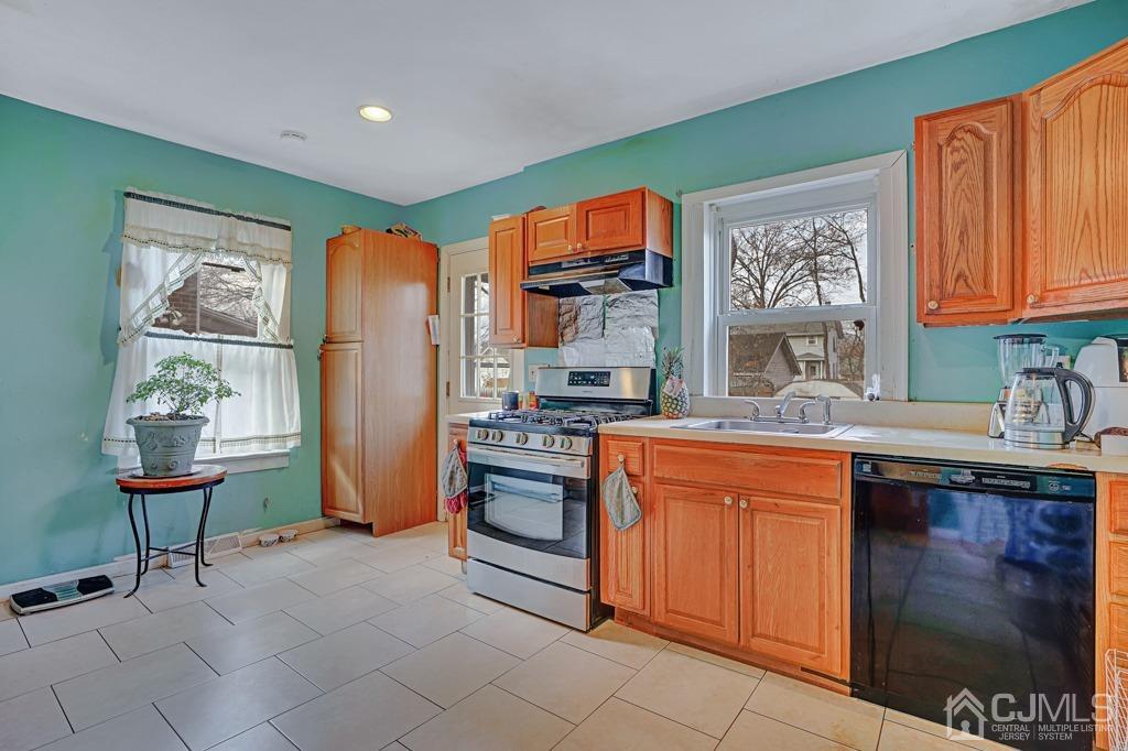 708 Front Street Dunellen, NJ 08812 - Photo 9 of 19 Lots of cabinets