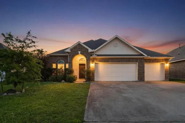 $285,000 | 810 Sand Crab Lane, La Marque, TX 77568