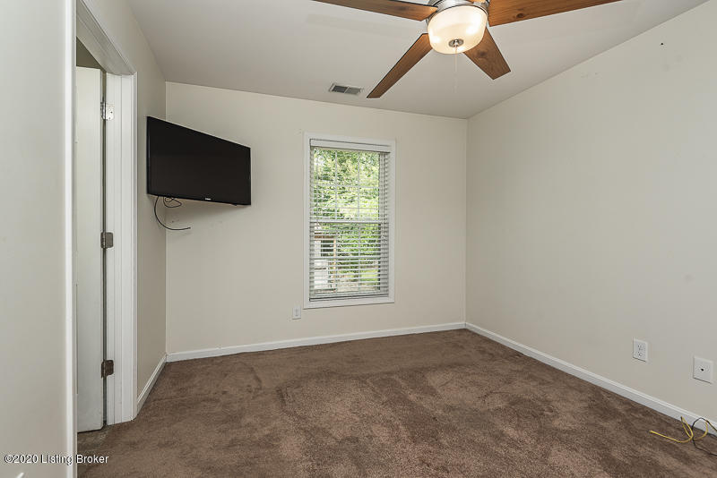 5005 Woodsend Road Louisville, KY 40229 - Photo 5 of 49 _DSC0042