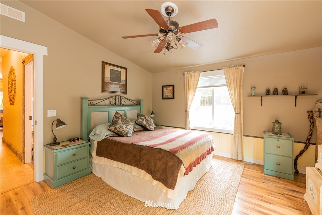 7635 Casey Road Maple Falls, WA 98266 - Photo 17 of 35 Gallery Image 17