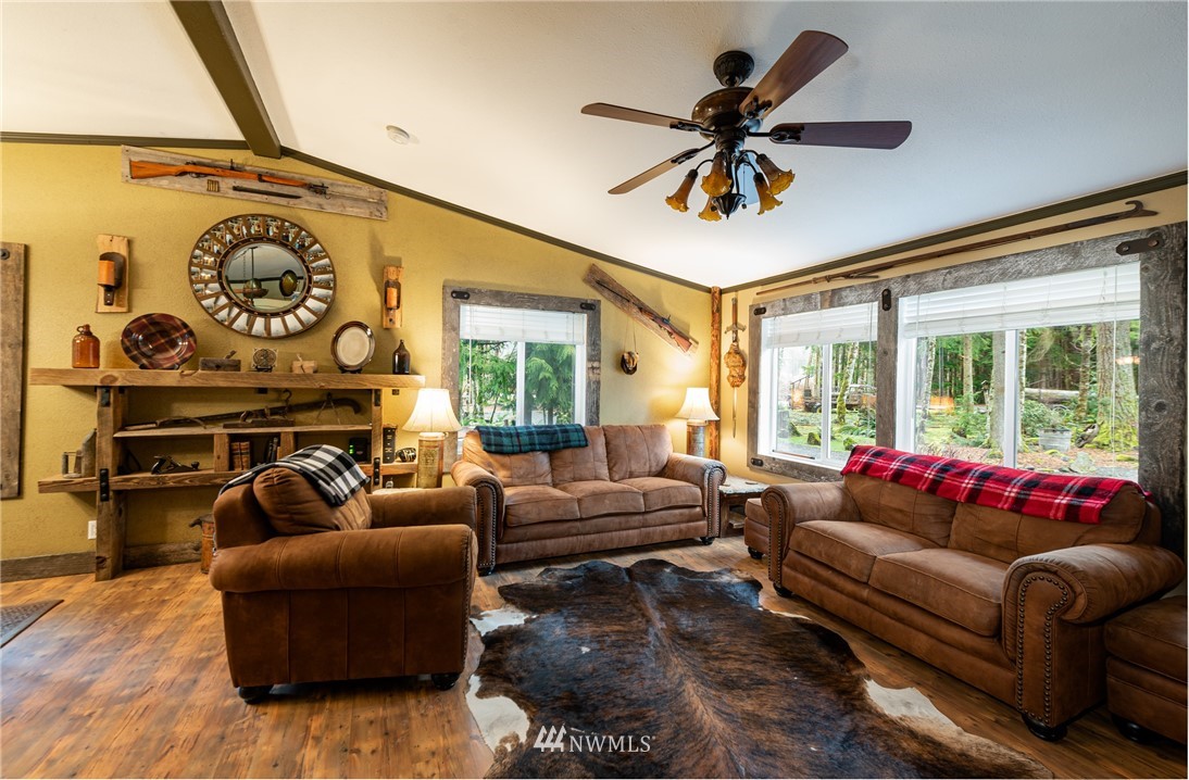 7635 Casey Road Maple Falls, WA 98266 - Photo 4 of 35 Gallery Image 4