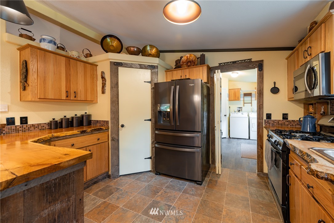 7635 Casey Road Maple Falls, WA 98266 - Photo 9 of 35 Gallery Image 9