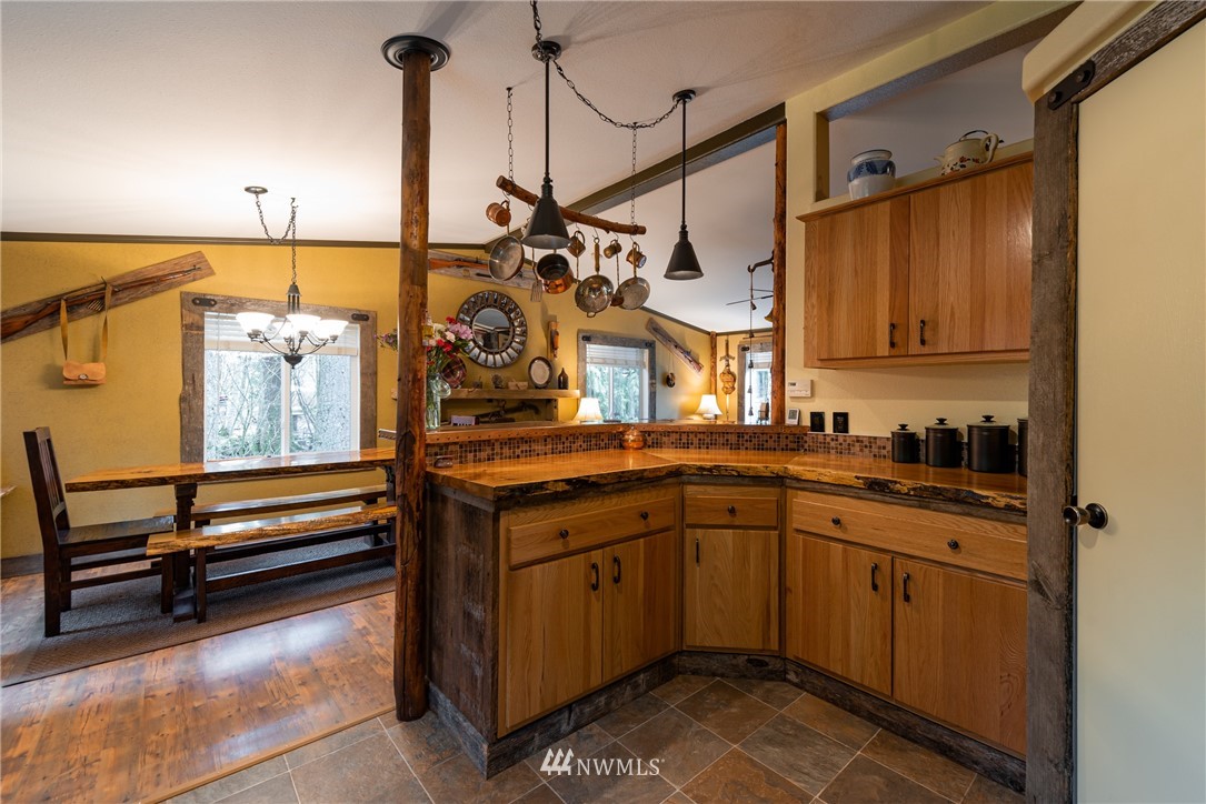 7635 Casey Road Maple Falls, WA 98266 - Photo 10 of 35 Gallery Image 10