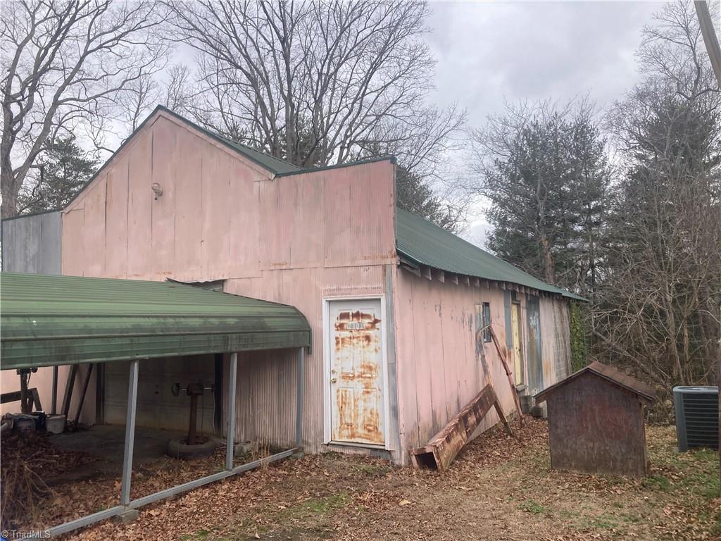 2801 Old Liberty Road Randleman, NC 27317 - Photo 2 of 5 Gallery Image 2
