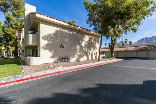 $1,350 | 930 North Sloan Lane, Unit 202, Las Vegas, NV 89110