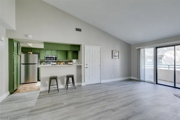 $1,350 | 930 North Sloan Lane, Unit 202, Las Vegas, NV 89110
