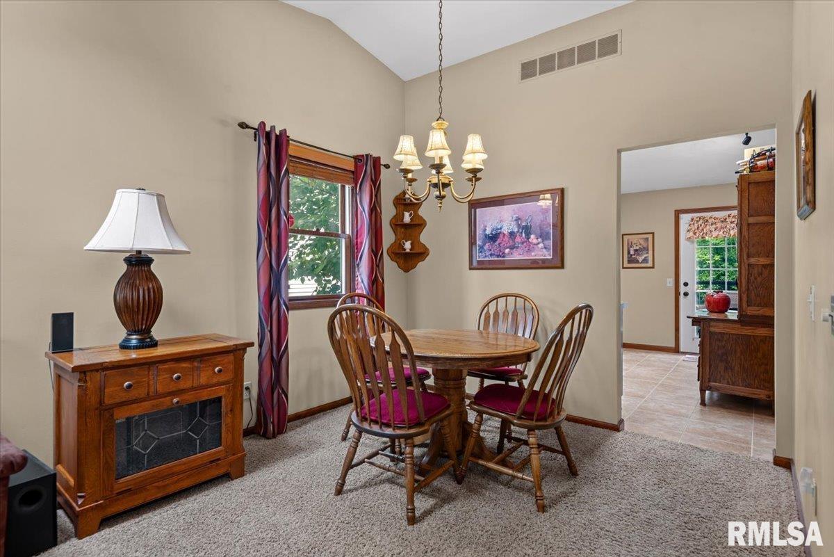 108 Astoria Road Springfield, IL 62704 - Photo 3 of 56 Gallery Image 3