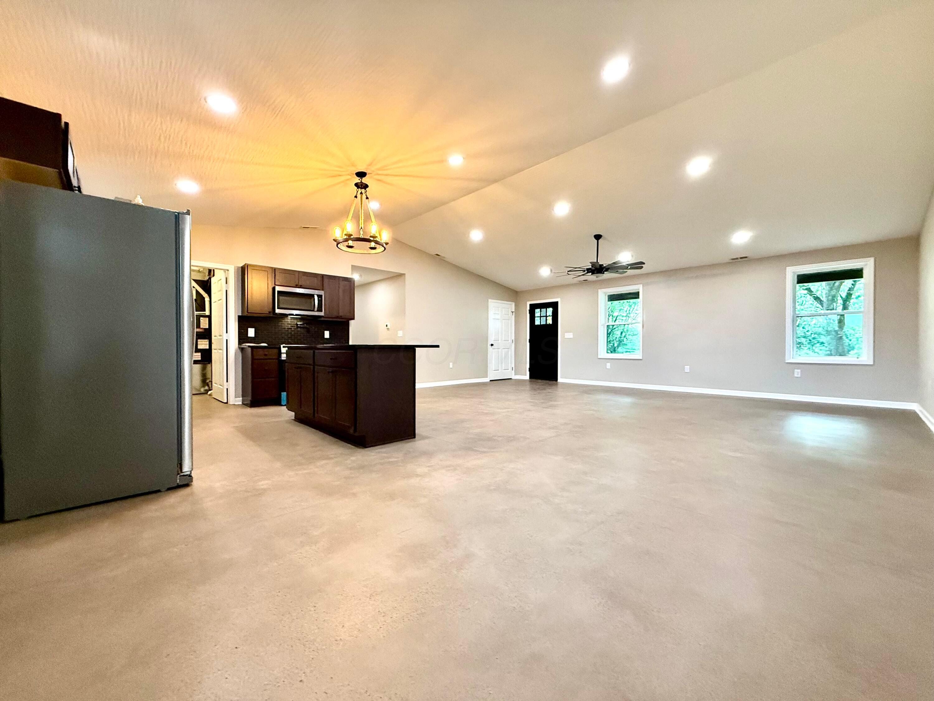 2430 West Point Road Southeast Lancaster, OH 43130 - Photo 10 of 35 Dining area