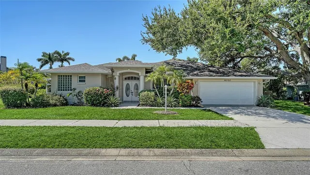 $3,400 | 4010 Green Tree Avenue, Sarasota, FL 34233