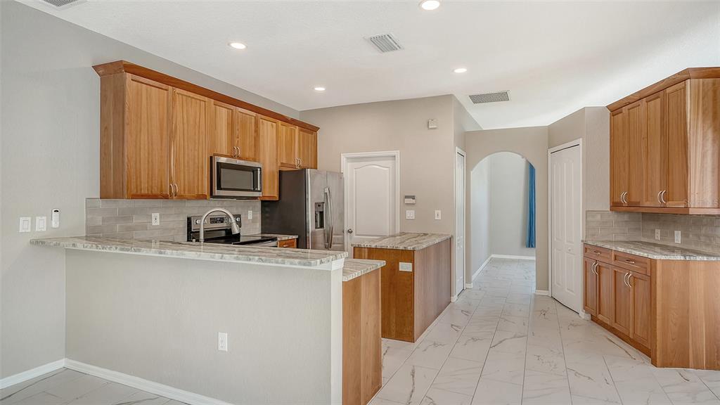 4010 Green Tree Avenue Sarasota, FL 34233 - Photo 11 of 36