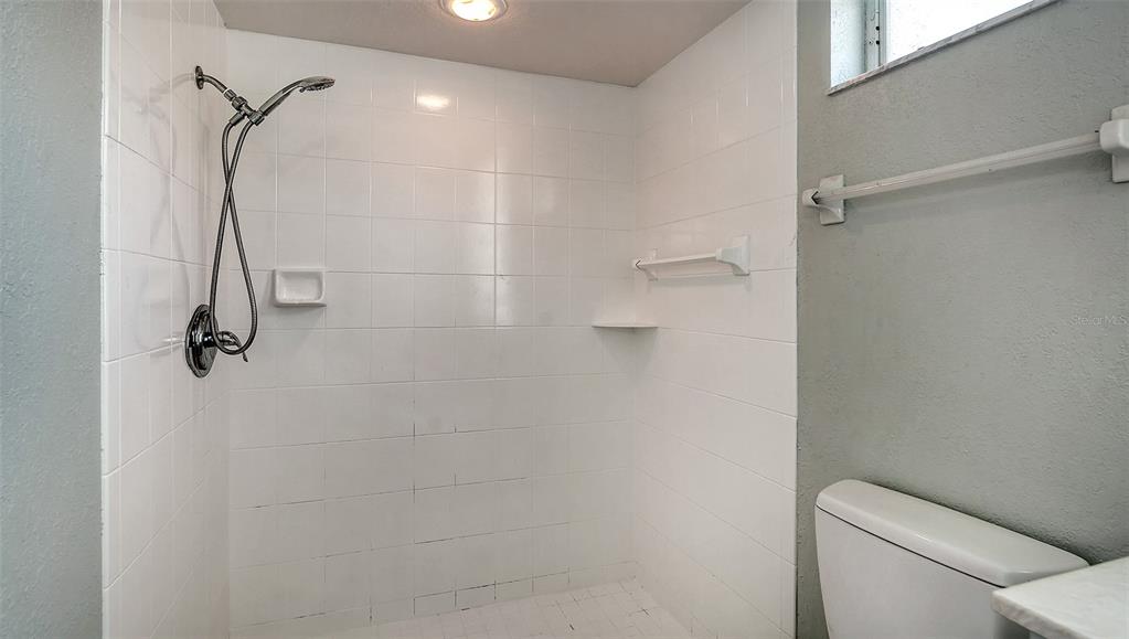 4010 Green Tree Avenue Sarasota, FL 34233 - Photo 24 of 36