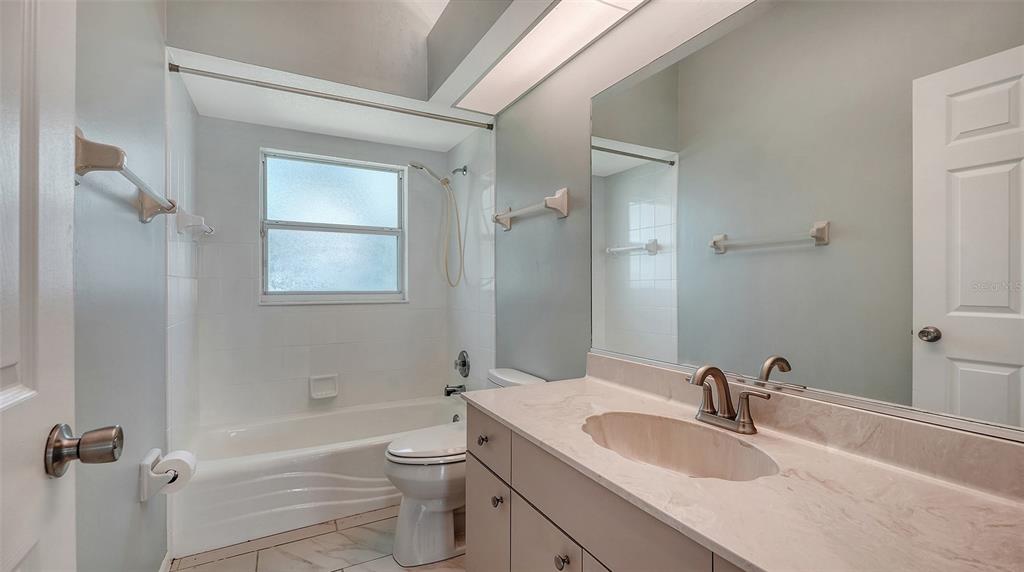 4010 Green Tree Avenue Sarasota, FL 34233 - Photo 28 of 36