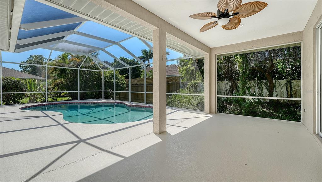 4010 Green Tree Avenue Sarasota, FL 34233 - Photo 32 of 36