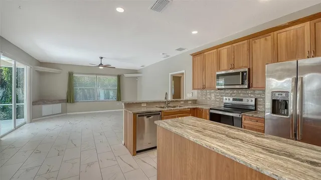 $3,400 | 4010 Green Tree Avenue, Sarasota, FL 34233