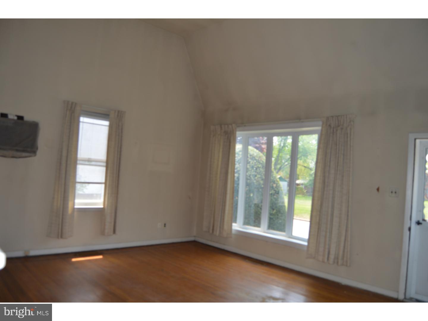 405 W Road Ridley Park, PA 19078 - Photo 4 of 21
