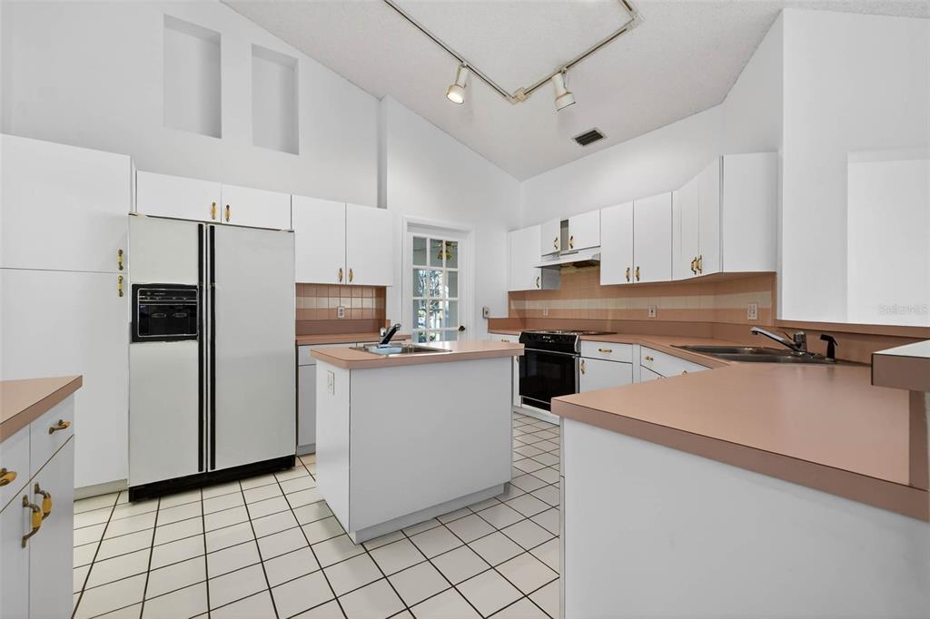 1819 Tree Swallow Way Palm Harbor, FL 34683 - Photo 7 of 39