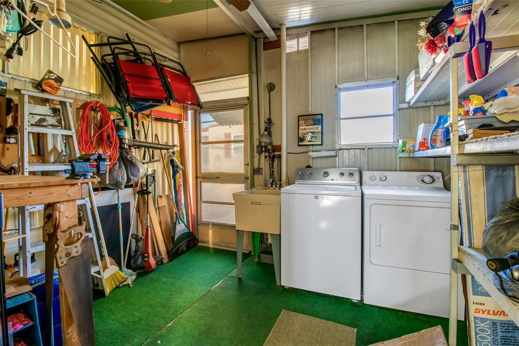 5619 Bayshore Road, Unit 160 Palmetto, FL 34221 - Photo 25 of 30 a utility room with dryer and washer