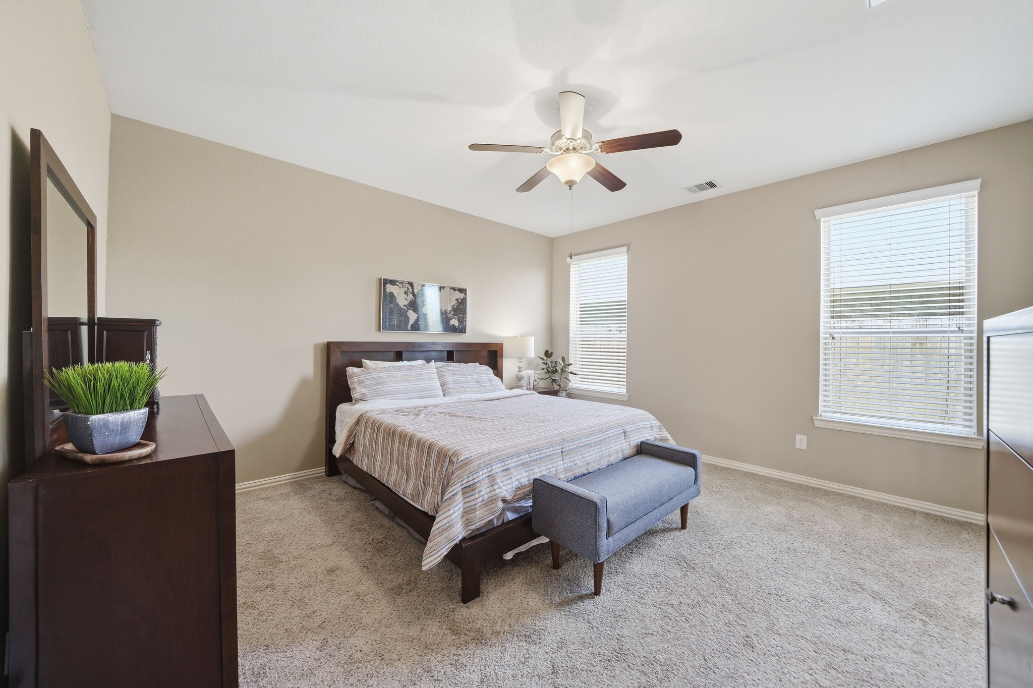 13207 Alcott Forest Lane Rosharon, TX 77583 - Photo 19 of 44 Plenty of space to relax and rest.