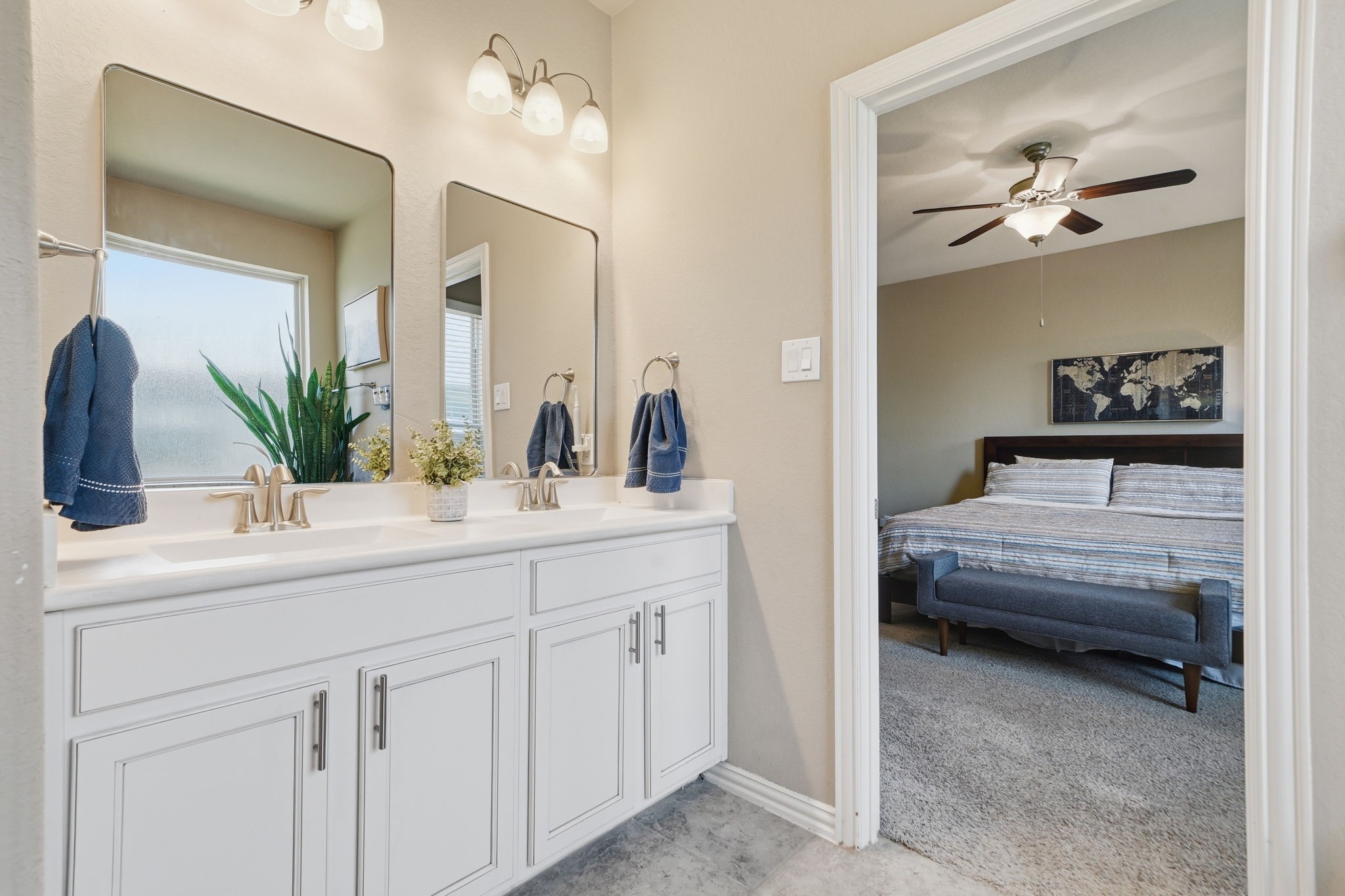 13207 Alcott Forest Lane Rosharon, TX 77583 - Photo 22 of 44 Dual vanities.