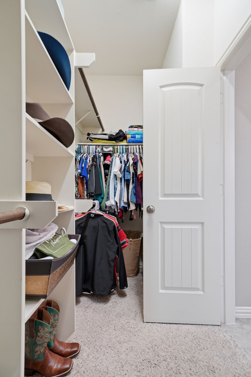 13207 Alcott Forest Lane Rosharon, TX 77583 - Photo 23 of 44 Large walk-in closet with built-in shelving.