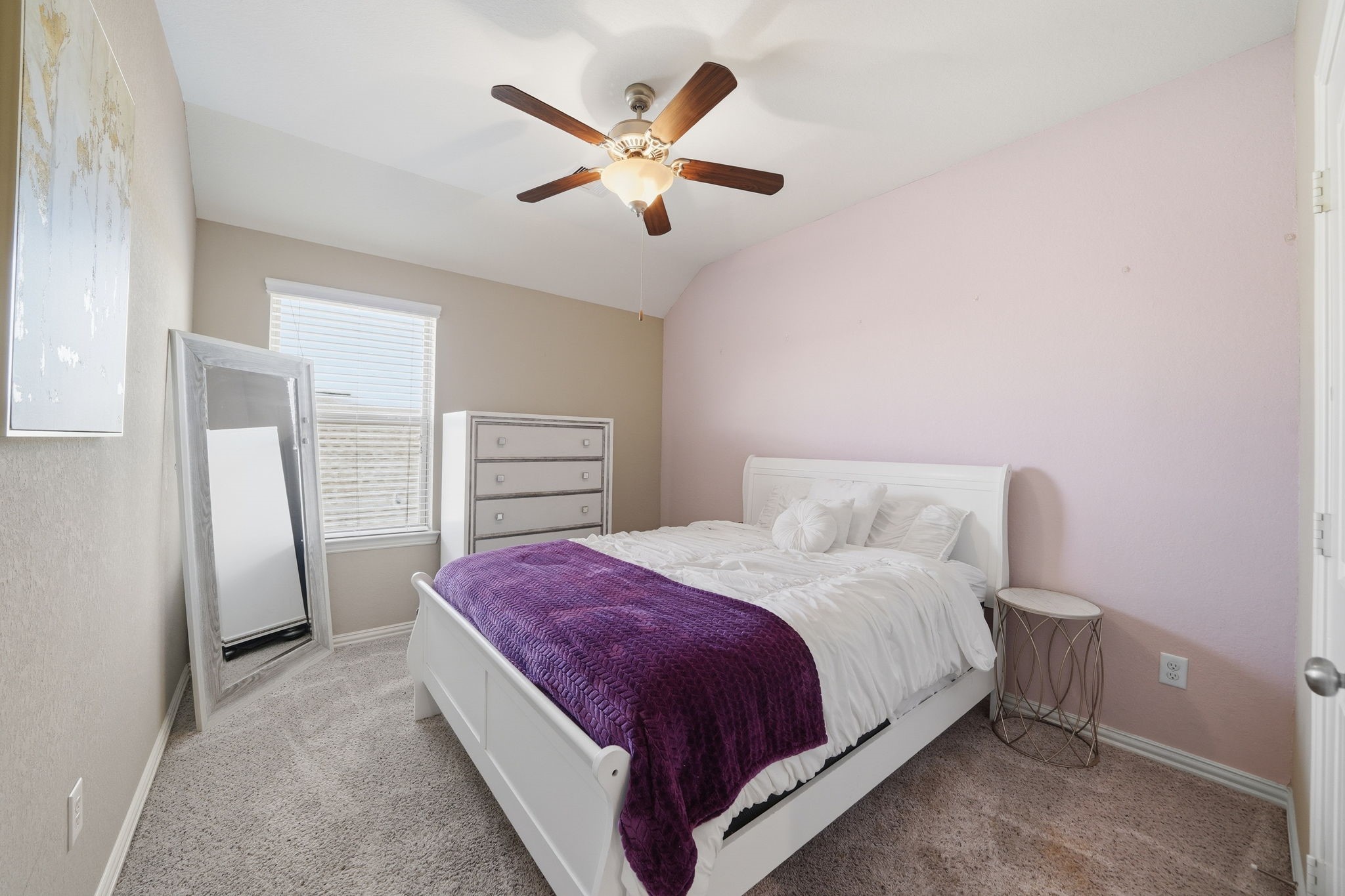 13207 Alcott Forest Lane Rosharon, TX 77583 - Photo 27 of 44 Secondary bedrooms are large and provide ample storage.