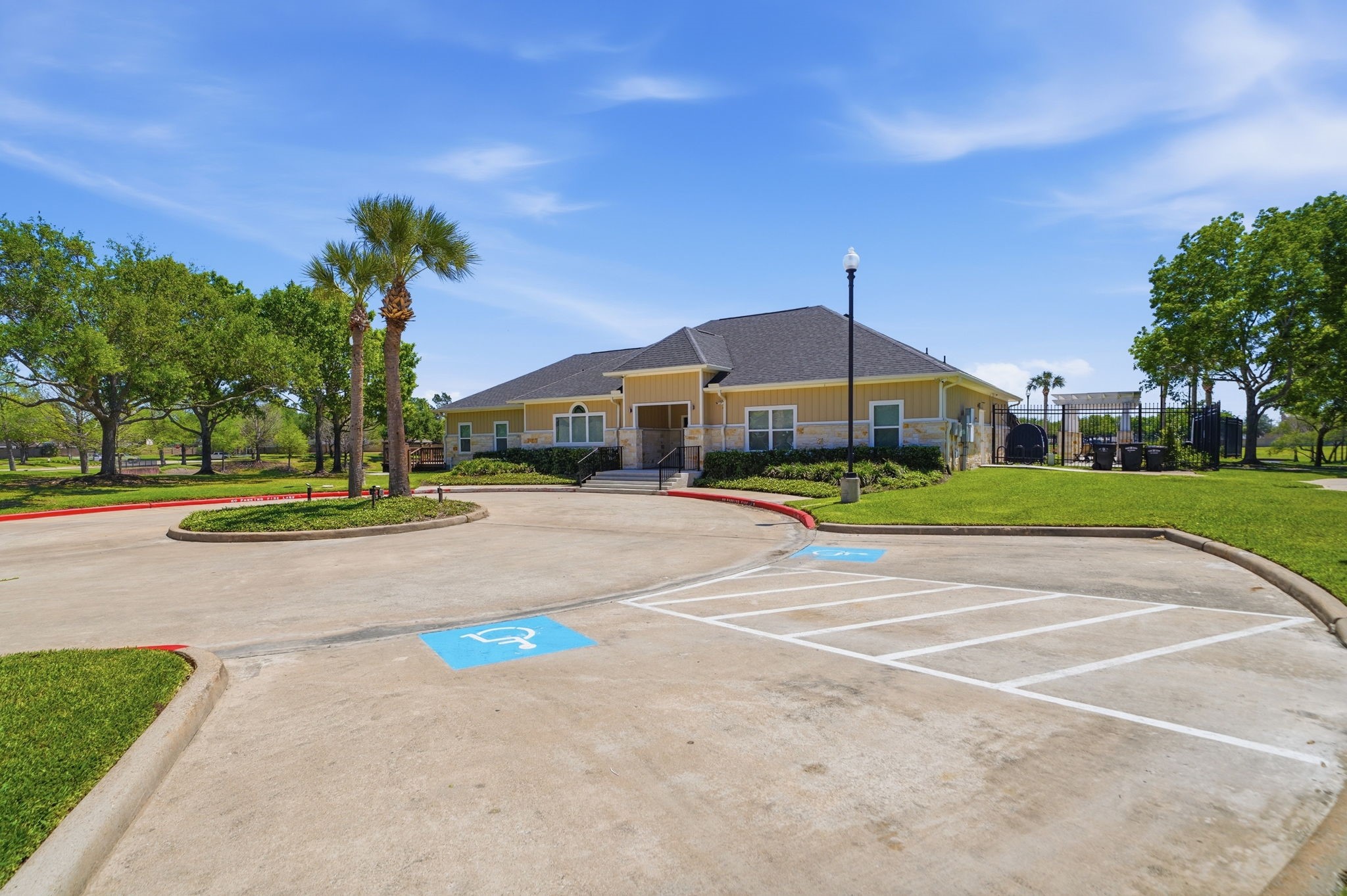 13207 Alcott Forest Lane Rosharon, TX 77583 - Photo 35 of 44 Another recreation place to host parties, etc.