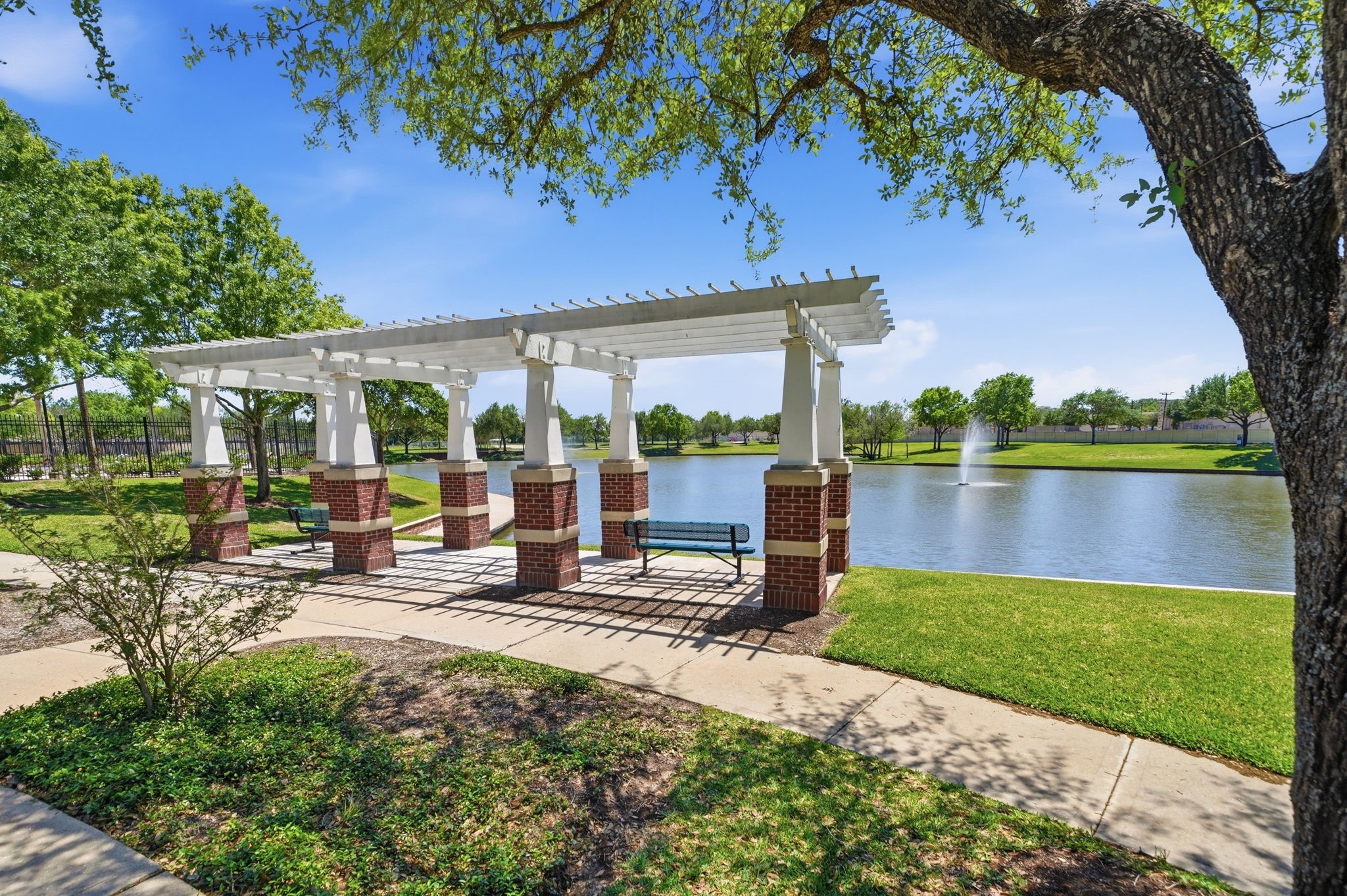 13207 Alcott Forest Lane Rosharon, TX 77583 - Photo 42 of 44 Beautiful place to sit and reflect.