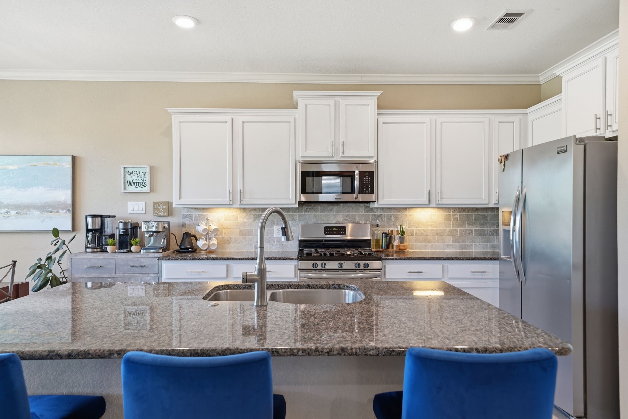 13207 Alcott Forest Lane Rosharon, TX 77583 - Photo 10 of 44 Plenty of space to make your morning coffee.