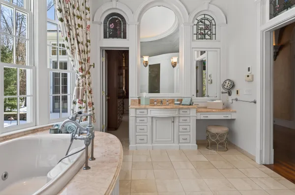 $3,900,000 | 3 Canter Lane, Cape Elizabeth, ME 04107