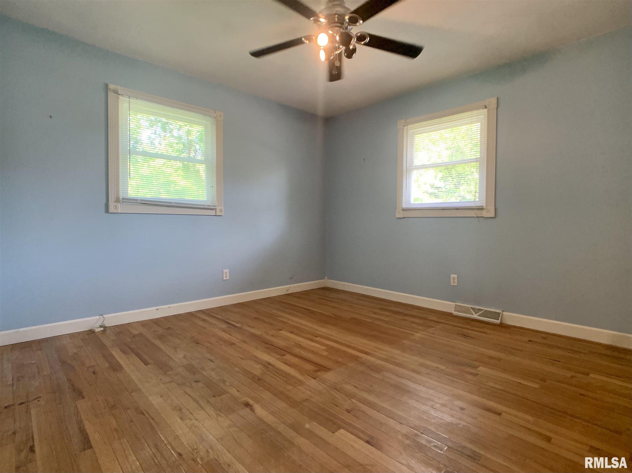 809 Roanoke Drive Springfield, IL 62702 - Photo 19 of 25 Gallery Image 19