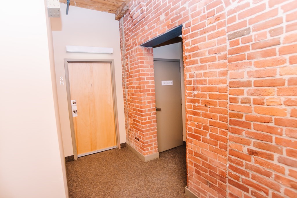 385 Worthington Street, Unit 3H Springfield, MA 01103 - Photo 4 of 26 Gallery Image 4