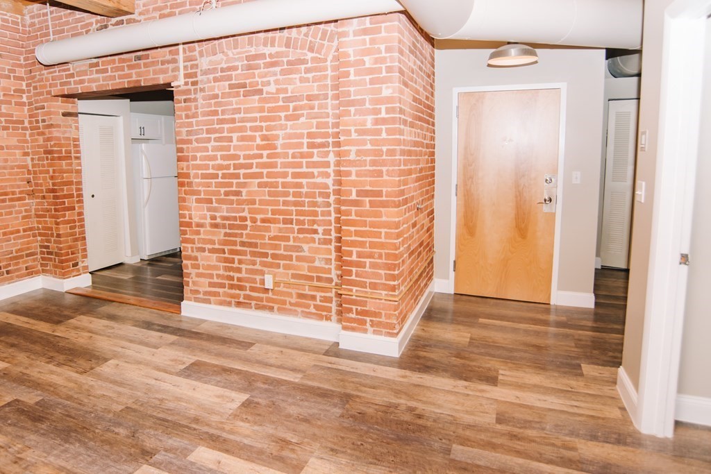 385 Worthington Street, Unit 3H Springfield, MA 01103 - Photo 5 of 26 Gallery Image 5