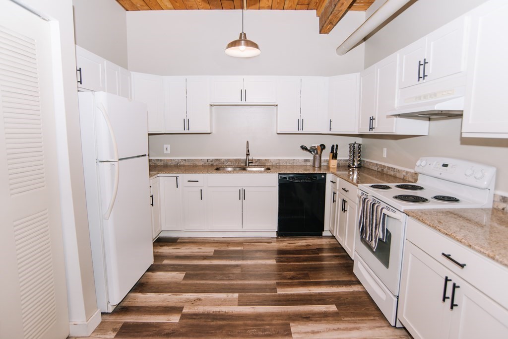 385 Worthington Street, Unit 3H Springfield, MA 01103 - Photo 6 of 26 Gallery Image 6