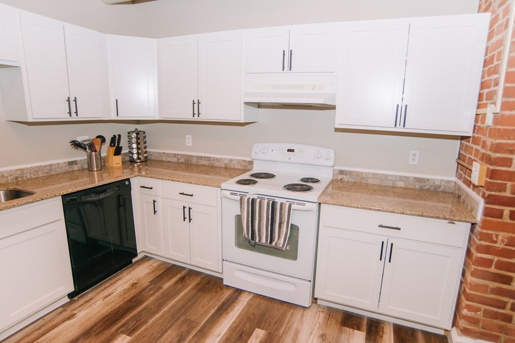 385 Worthington Street, Unit 3H Springfield, MA 01103 - Photo 9 of 26 Gallery Image 9