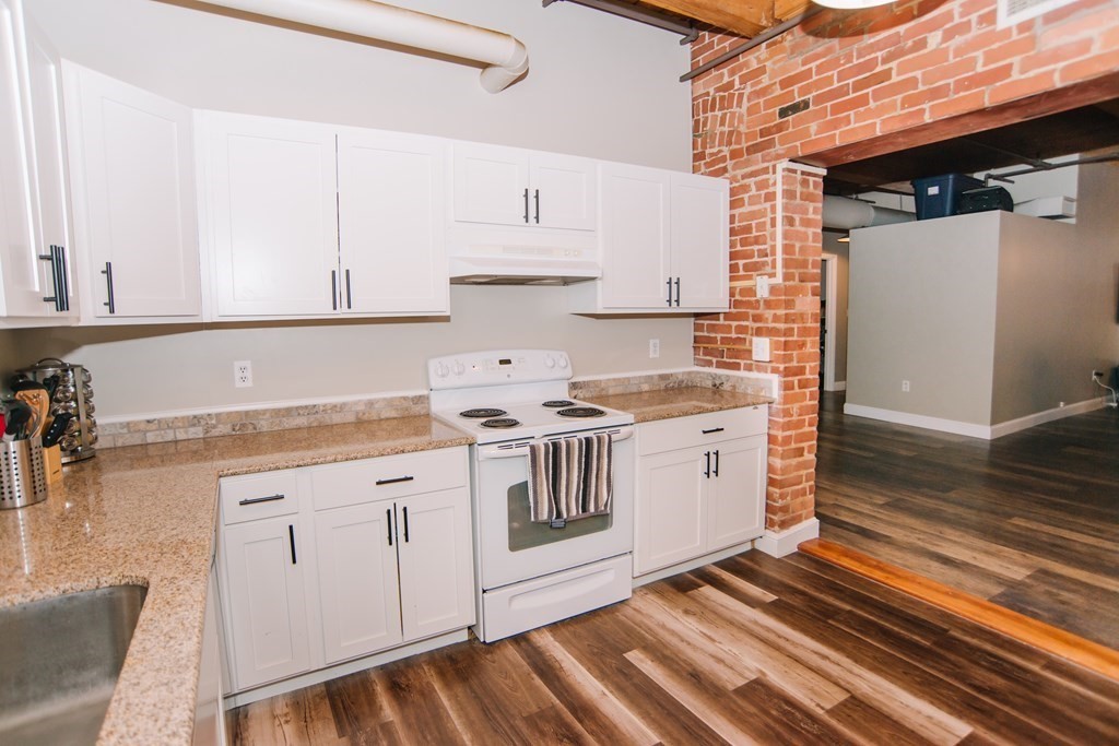 385 Worthington Street, Unit 3H Springfield, MA 01103 - Photo 10 of 26 Gallery Image 10
